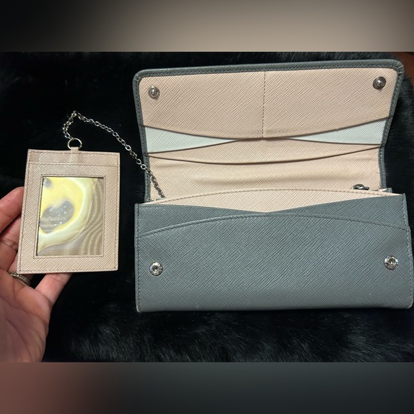 EUC Prada Wallet with ID holder - Picture 3 of 7